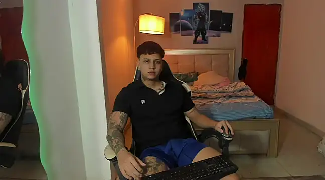 Snapshot of Jake_simons chatting on January 22, 2025, 3:40 pm Jake simons online show from January 22, 2025, 3:40 pm