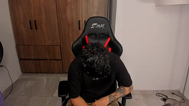 Snapshot of Jake_simons chatting on October 2, 2025, 12:08 pm Jake simons online show from October 2, 2025, 12:08 pm