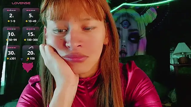 Summer XO online show from April 10, 2026, 10:28 pm