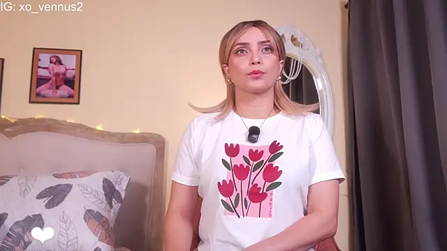 annie22love online show from April 10, 2026, 10:06 pm