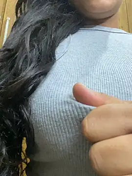 Snapshot of bea3liz chatting on February 3, 2025, 2:14 am bea3liz online show from February 3, 2025, 2:14 am