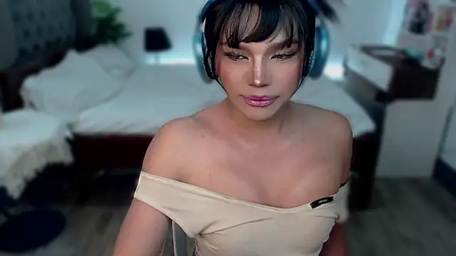 liaa lurrecams online show from November 27, 2025, 1:22 pm