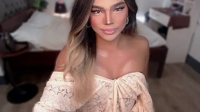 liaa lurrecams online show from June 13, 2026, 6:22 am