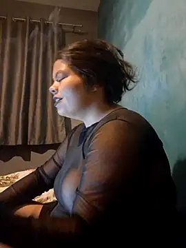 Snapshot of niCuNin chatting on October 12, 2025, 5:09 am niCuNin online show from October 12, 2025, 5:09 am