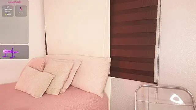 Snapshot of Alexxandra_12 chatting on February 4, 2026, 9:59 am Alexxandra 12 online show from February 4, 2026, 9:59 am