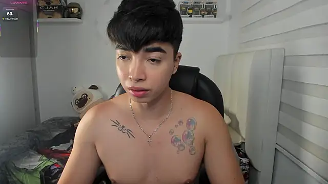 Snapshot of santy7v7 chatting on February 22, 2026, 1:35 pm santy7v7 online show from February 22, 2026, 1:35 pm