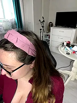 DienkaGreen online show from November 12, 2025, 11:36 am