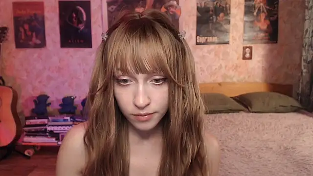 Friendly Ellie online show from July 27, 2026, 1:40 pm