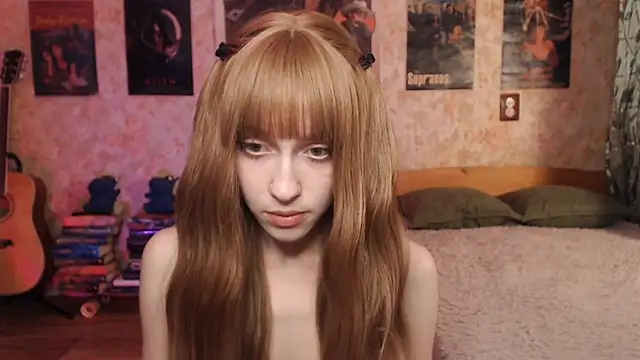 Friendly Ellie online show from December 18, 2025, 11:19 pm