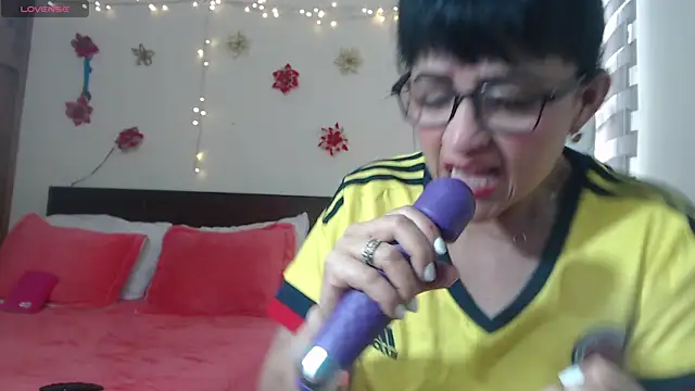 ISABEEL SOFIA01 online show from March 20, 2025, 9:46 pm