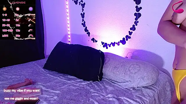 KLOE MARTINS online show from February 21, 2026, 10:39 am