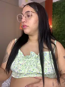 Snapshot of Amandanauty chatting on January 2, 2025, 10:55 pm Amandanauty online show from January 2, 2025, 10:55 pm