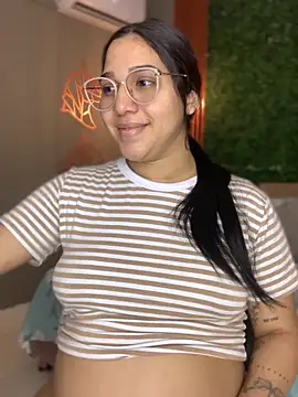 Snapshot of Amandanauty chatting on February 17, 2025, 3:33 pm Amandanauty online show from February 17, 2025, 3:33 pm