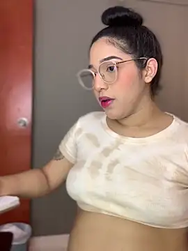 Snapshot of Amandanauty chatting on January 7, 2025, 11:24 pm Amandanauty online show from January 7, 2025, 11:24 pm