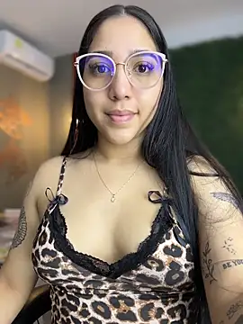 Amandanauty online show from March 24, 2026, 4:12 am