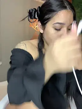 Snapshot of Amandanauty chatting on December 31, 2024, 9:28 pm Amandanauty online show from December 31, 2024, 9:28 pm