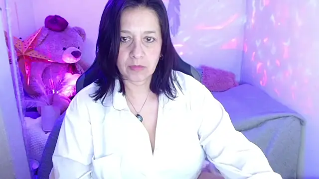 camilalatti online show from April 23, 2026, 12:39 am