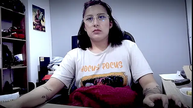 Scarlett Sen online show from April 14, 2026, 3:17 pm