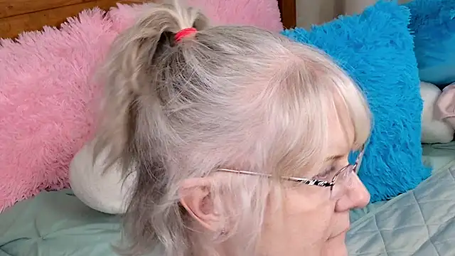 Kaitlyn Winters online show from January 16, 2025, 1:16 am