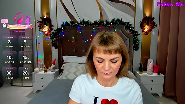 annasimonsj online show from December 23, 2025, 1:05 am