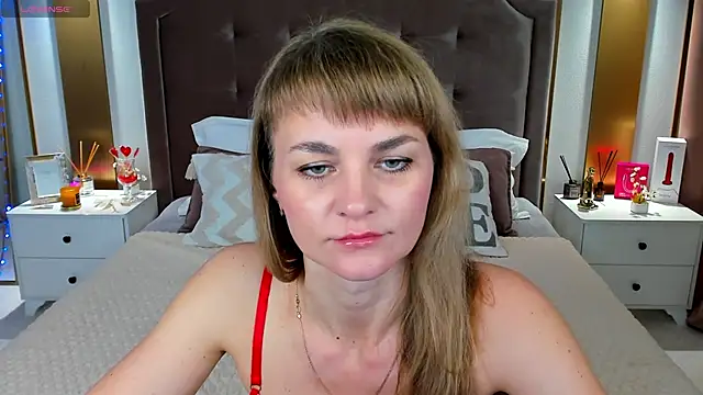 annasimonsj online show from March 15, 2026, 1:01 am