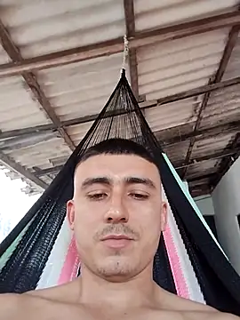 Snapshot of castilloavilalucardy chatting on February 23, 2026, 6:41 pm castilloavilalucardy online show from February 23, 2026, 6:41 pm