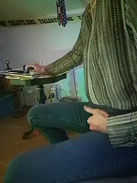 utoopia777 online show from April 4, 2026, 1:56 am