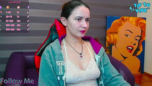 iris nikhols online show from November 3, 2025, 10:24 pm