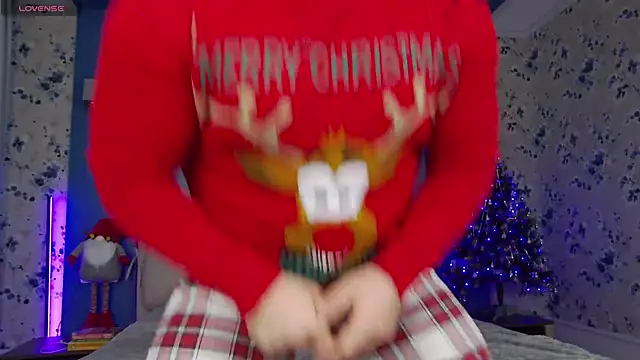 Snapshot of Arilas_ chatting on December 25, 2024, 7:35 am Arilas  online show from December 25, 2024, 7:35 am