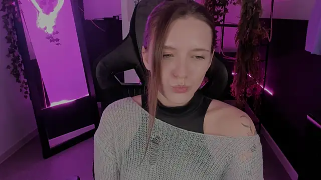 JennyDens online show from September 28, 2025, 3:30 pm