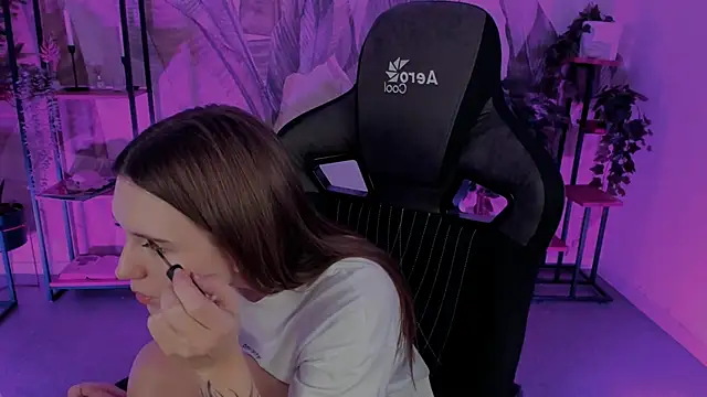 JennyDens online show from February 28, 2025, 2:31 am