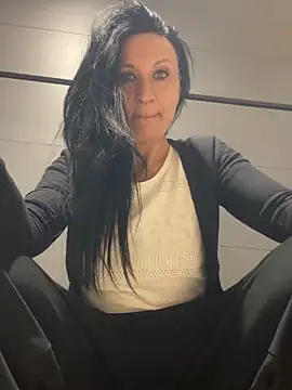 Luna-77 online show from February 9, 2026, 3:04 am