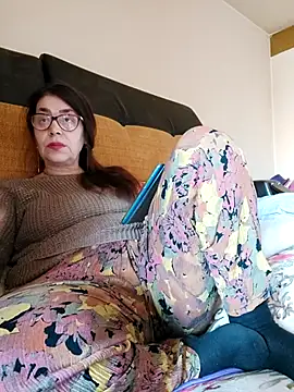 Snapshot of TinawLove chatting on February 20, 2026, 11:34 am TinawLove online show from February 20, 2026, 11:34 am