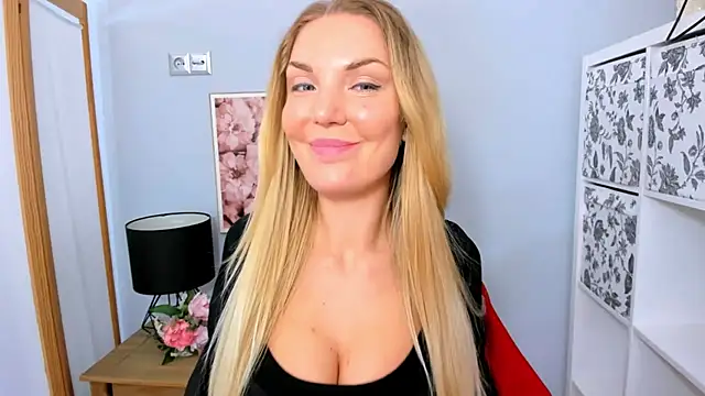 Snapshot of AulloraHoney chatting on February 17, 2025, 9:46 am AulloraHoney online show from February 17, 2025, 9:46 am