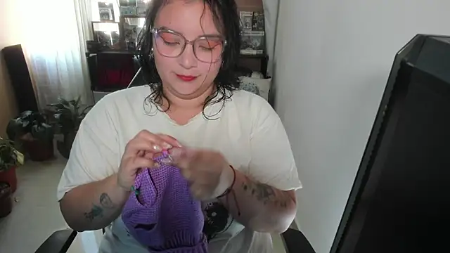 aika-dreams online show from September 22, 2025, 12:44 pm