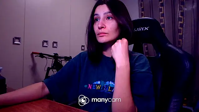 Snapshot of GodlyTheia chatting on March 14, 2025, 4:40 pm GodlyTheia online show from March 14, 2025, 4:40 pm