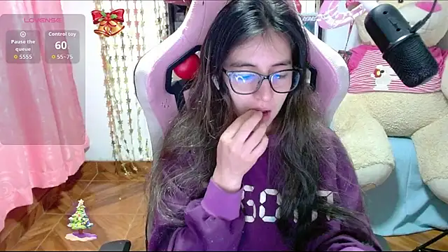 Maggie Fox3 online show from November 22, 2025, 12:32 am