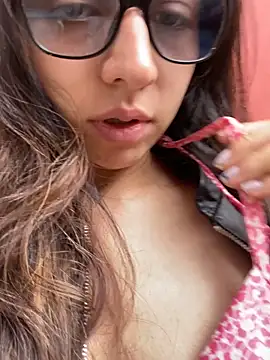 Maggie Fox3 online show from March 26, 2026, 5:55 pm