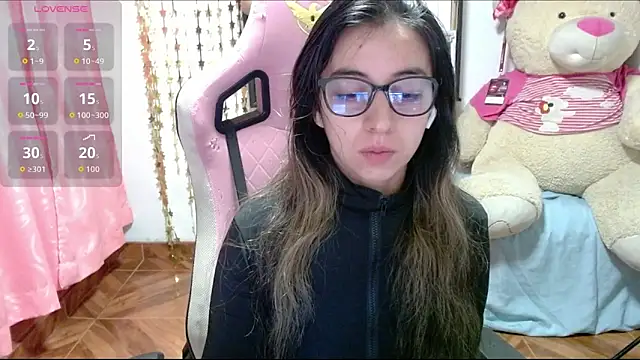 Maggie Fox3 online show from October 24, 2025, 1:48 am