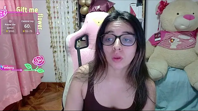 Maggie Fox3 online show from October 30, 2025, 2:10 am