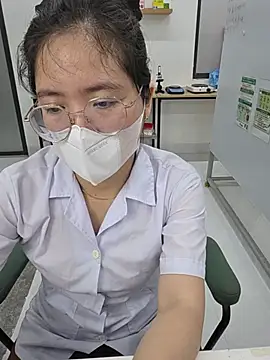 HinaLovely online show from July 7, 2026, 5:10 am