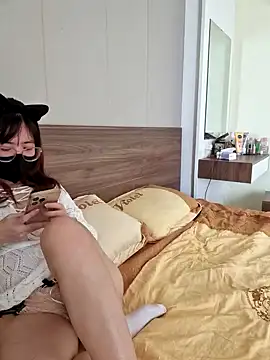 HinaLovely online show from January 6, 2025, 6:14 am