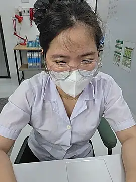 HinaLovely online show from July 8, 2026, 4:46 am
