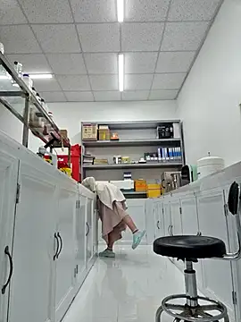 HinaLovely online show from February 12, 2026, 6:13 am