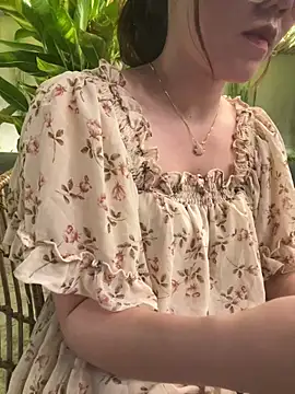 HinaLovely online show from February 1, 2025, 1:20 pm