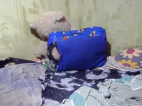 Snapshot of Alora-shine chatting on March 9, 2025, 10:41 am Alora-shine online show from March 9, 2025, 10:41 am