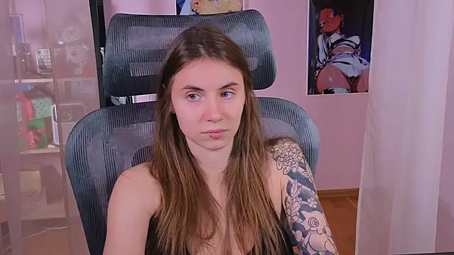  AnnaStark  online show from December 3, 2025, 9:03 pm