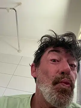 Snapshot of maxximere chatting on February 11, 2026, 1:55 pm maxximere online show from February 11, 2026, 1:55 pm