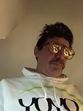 Snapshot of maxximere chatting on February 12, 2026, 7:24 pm maxximere online show from February 12, 2026, 7:24 pm