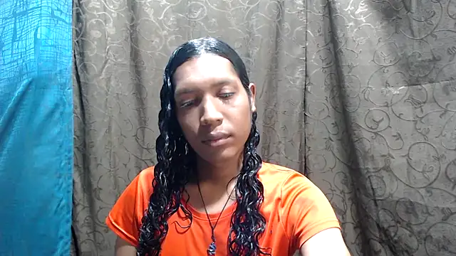 Snapshot of shairaStarr chatting on October 1, 2025, 1:37 pm shairaStarr online show from October 1, 2025, 1:37 pm